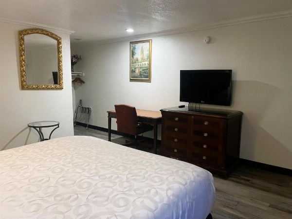 Americas Best Value Inn and Suites -Yucca Valley image 11